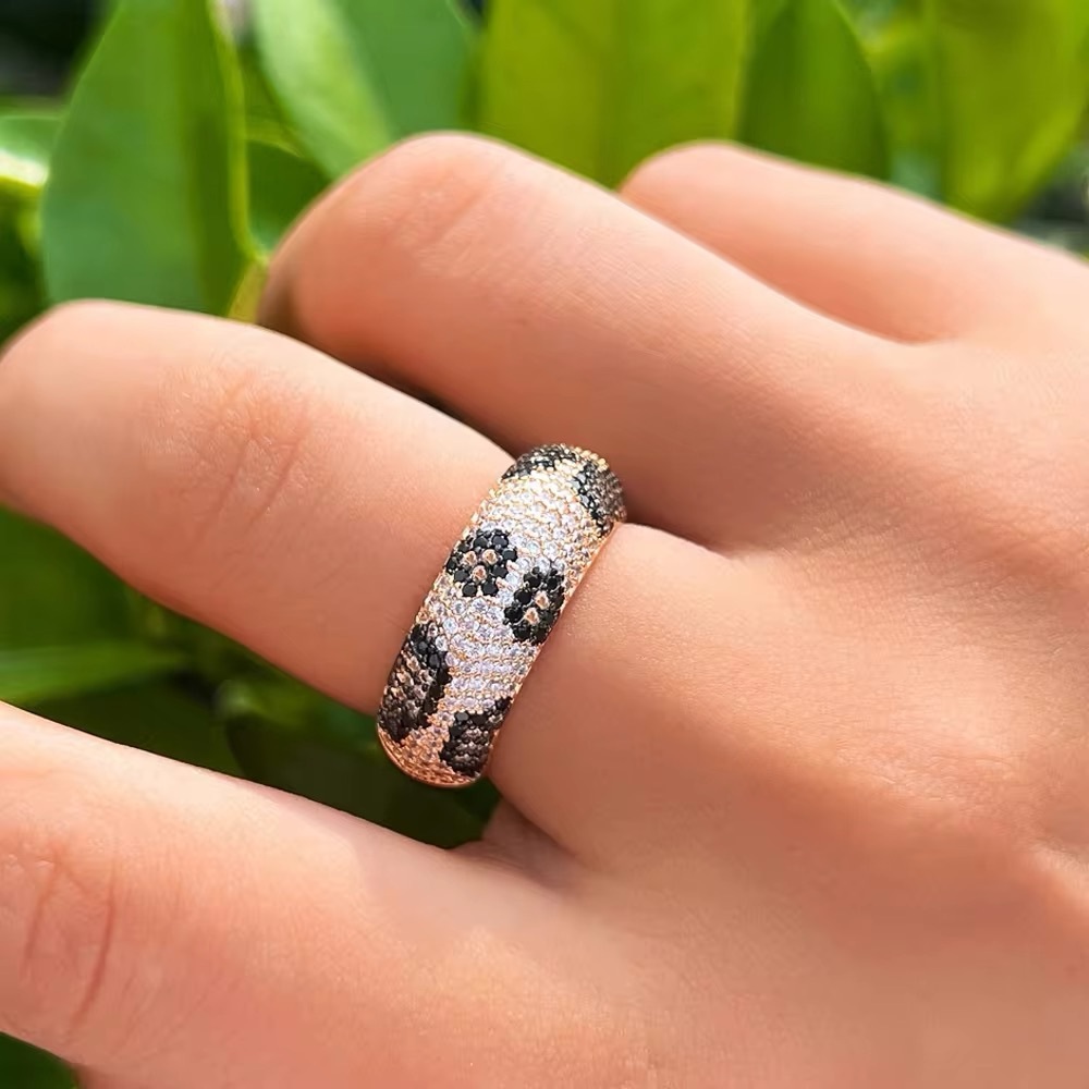 ADJUSTABLE LEOPARD PAVE GOLD RING - Picture 3 of 4